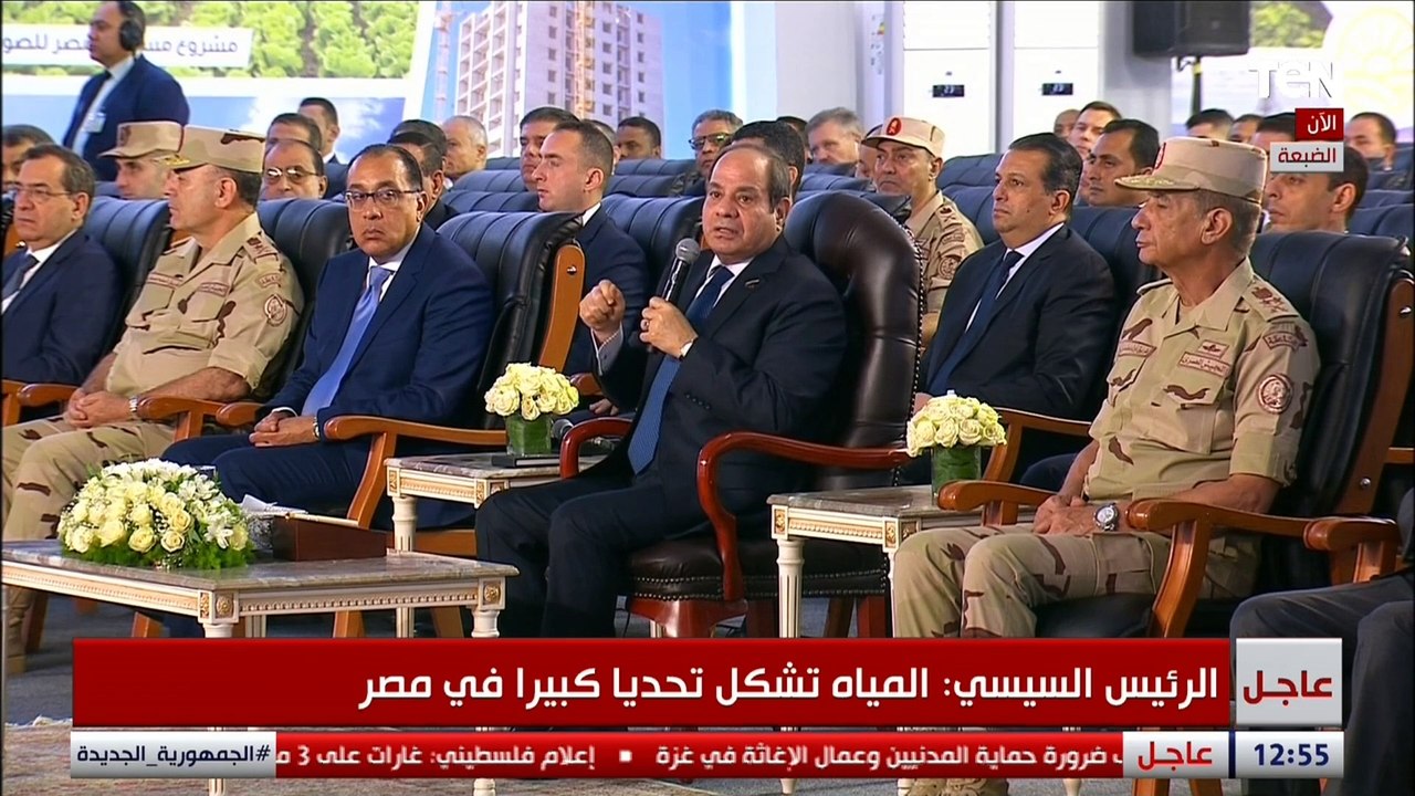 الرئيس السيسي ممازحاً المصريين.. “الناس فاكرة ا...