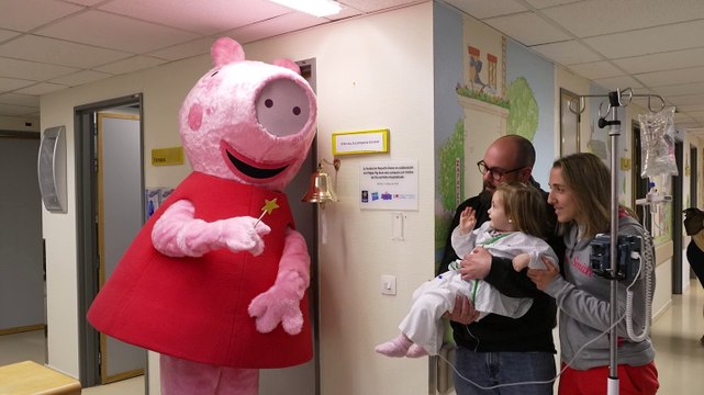 La Fundación Pequeño Deseo y Peppa Pig inauguran las primeras campanas del alta de La Paz