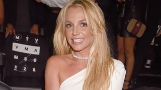 Britney Spears sofre lesão no pé e recusa cirurgia: 