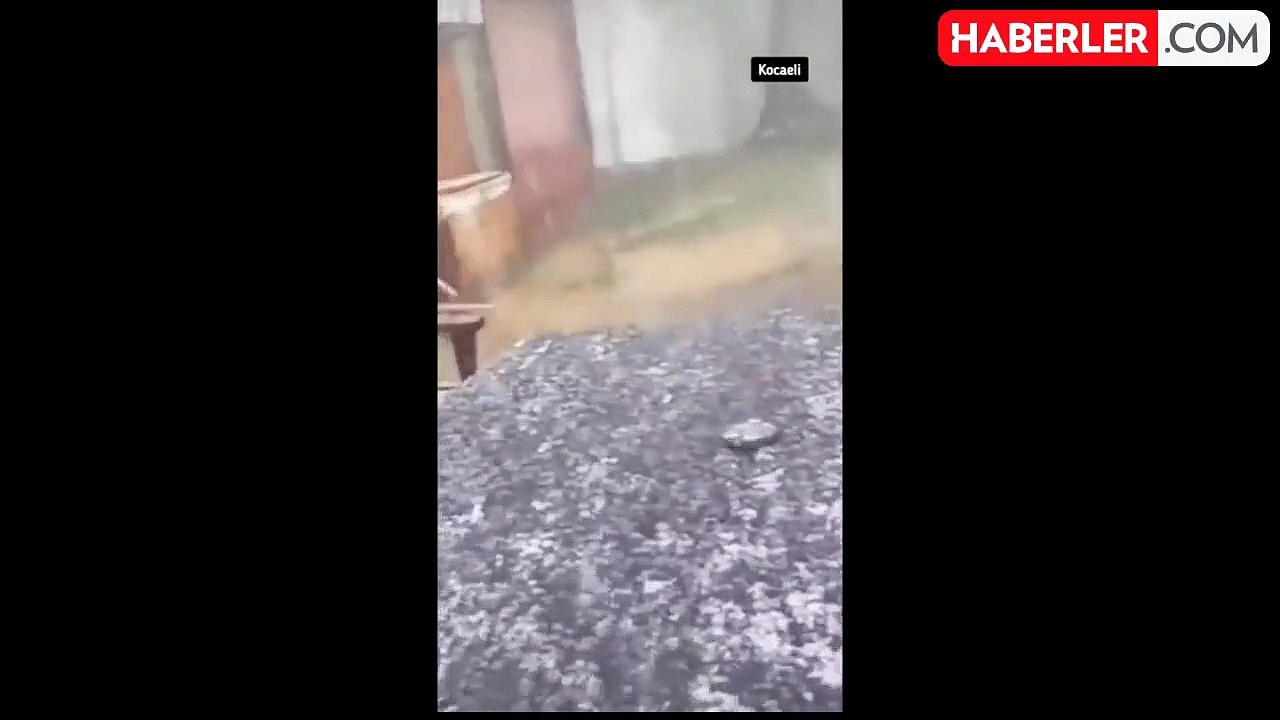 Mayıs ayında şaşırtan görüntü! Kocaeli Kartepe'de lapa lapa kar yağdı