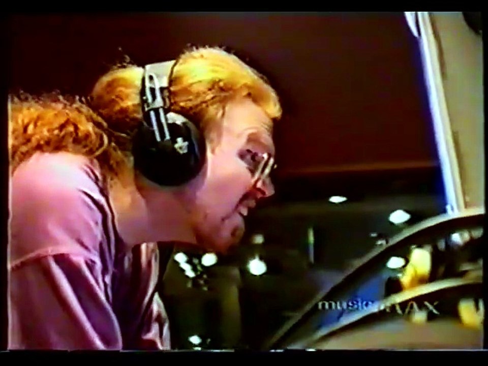 OLIVIA NEWTON-JOHN - Olivia Behind The Scenes (2) (2002)