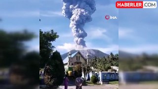 Endonezya'daki Ibu Yanardağı'nda patlama