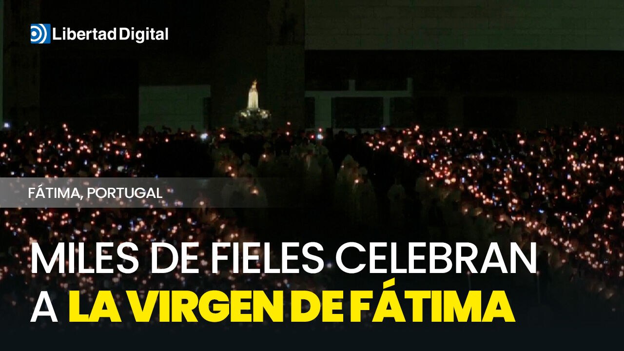 Miles de peregriños acompañan a la Virgen de Fátima en la tradicional procesión de las velas
