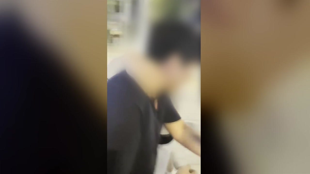'조건만남' 미끼로 유인해 불법촬영...돈 뜯은 중고생 5명 검거 / YTN