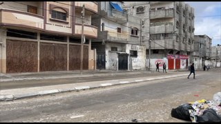 Fuga da Rafah, strade deserte: anche gli sfollati smantellano le tende
