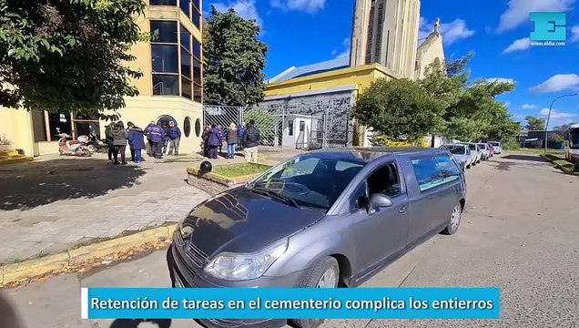Retención de tareas en el cementerio complica los entierros