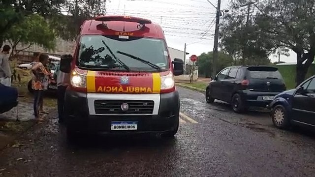 Jovem cai da escada e é socorrida pelo Siate no Bairro Cataratas
