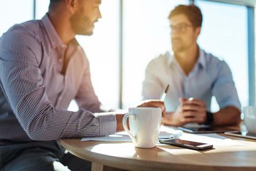 شركات عالمية تعتزم حظر "النقاشات السياسية"