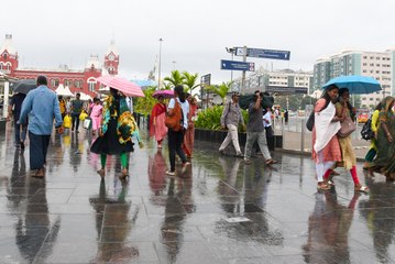 चेन्नई में कई इलाकों में झमाझम.. देखें वीडियो..