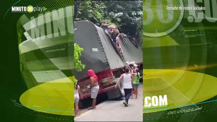 Se llevaron todo lo que pudieron, camión se accidentó en San Alberto Cesar