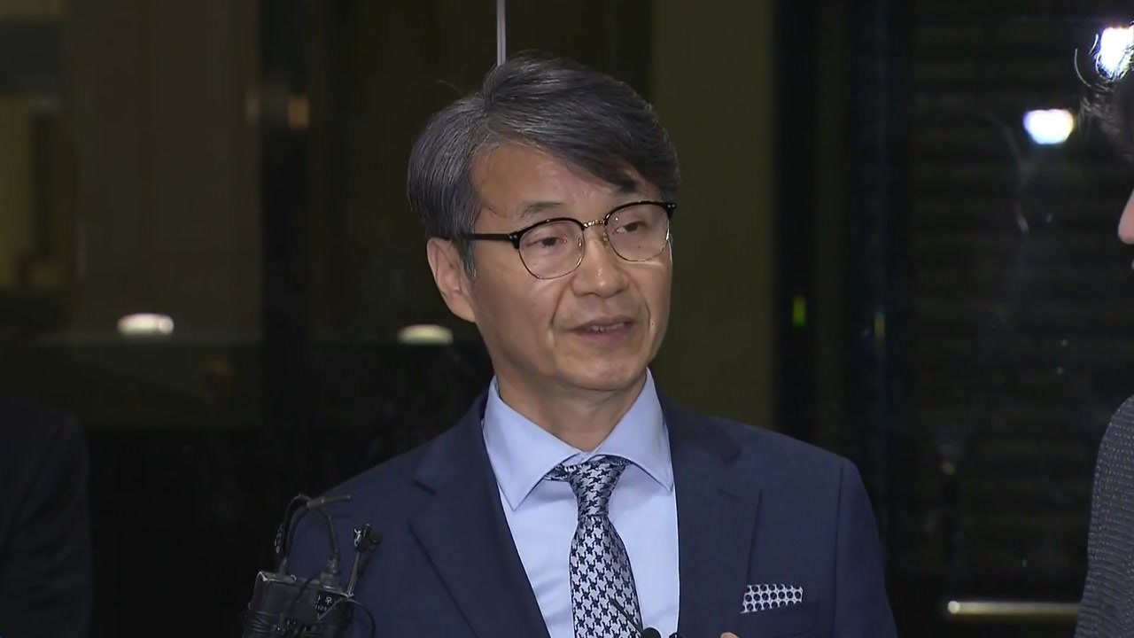 檢, '명품 가방 제공' 목사 12시간 피의자 조사..."왜 전달했는지 모두 설명"...