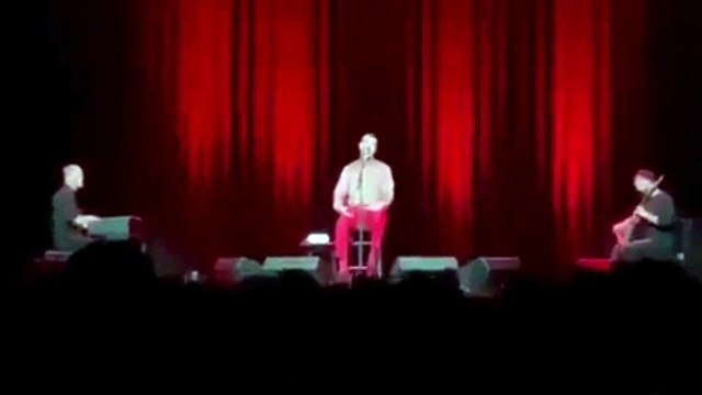 Cem Adrian Gazze için söyledi gözyaşlarına hakim olamadı: Bu da gelir bu da geçer ağlama!