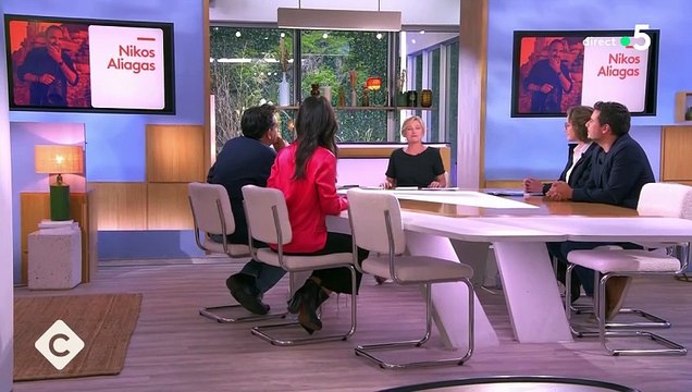 Gros bouleversement pour Anne-Elisabeth Lemoine dans C à vous Anne-Elisabeth Lemoine et l'équipe de C à vous