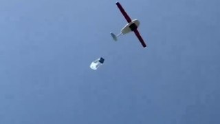 El llamativo vídeo que muestra el nuevo servicio aéreo de Walmart: drones que te traen tu pedido a casa