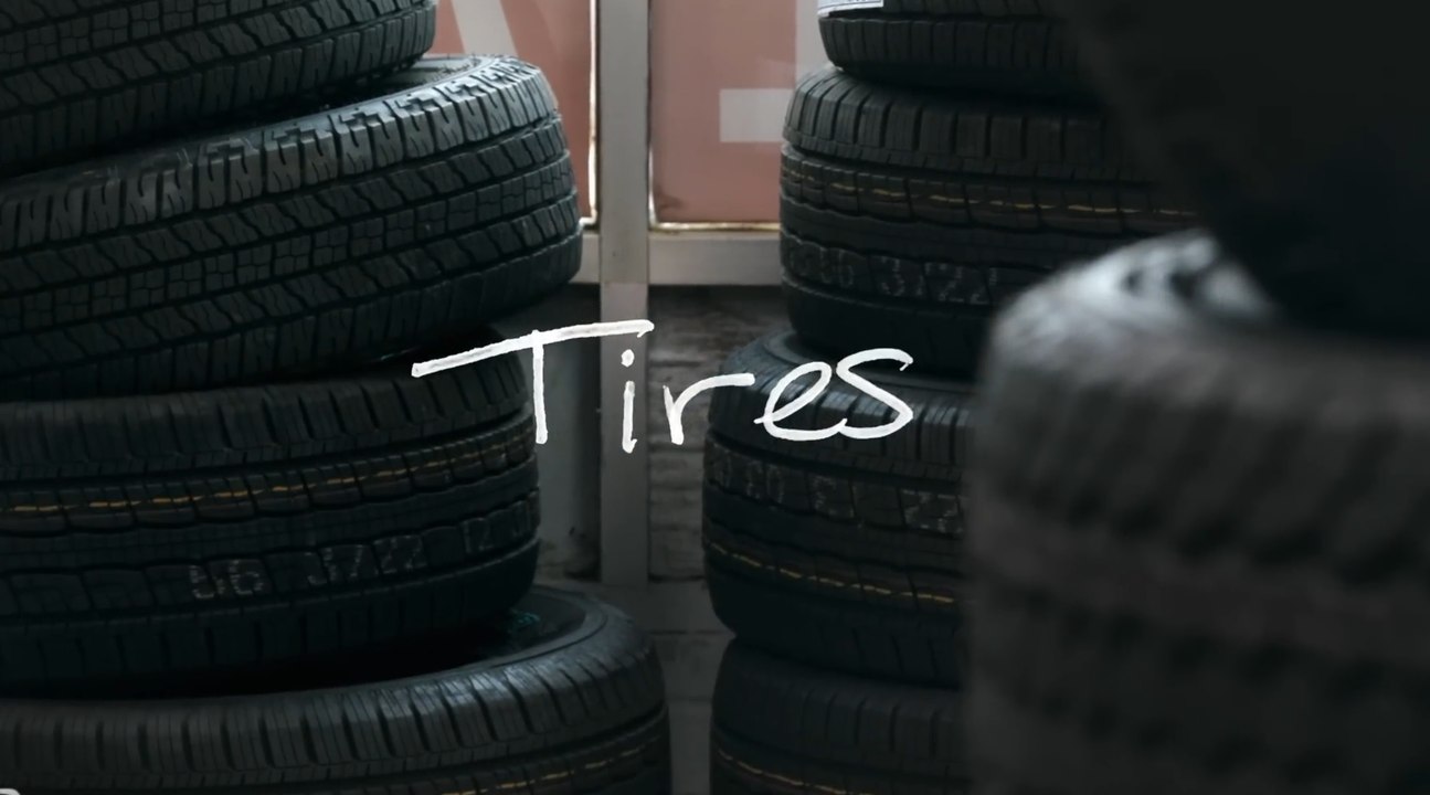 Tires - Trailer officiel de la série