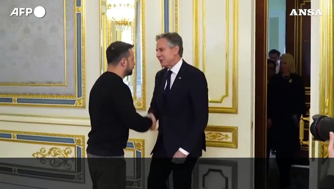 Ucraina, Blinken a Zelensky: "Gli aiuti stanno arrivando"