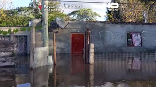 أوروغواي تحت وطأة فيضانات جارفة.. أغرقت الشوارع وشرّدت الآلاف