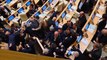 Trifulcas entre diputados del Parlamento georgiano durante la aprobación de la ley de agentes extranjeros
