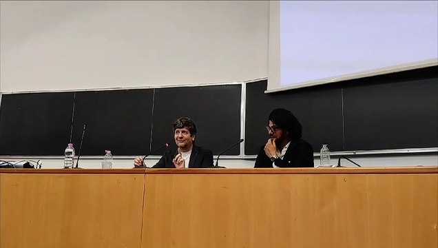 Fabio de Luigi incontra gli studenti di Urbino: l'universit?? Un'esperienza da vivere