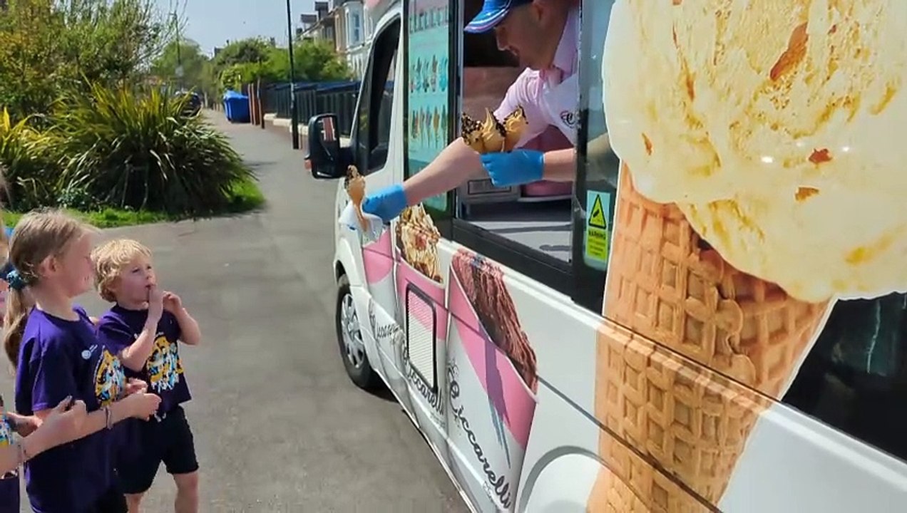 Whitley Bay pupils try new ice cream flavour created for Children's Cancer North