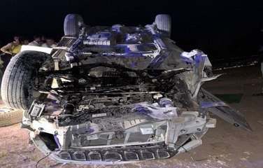 वाहन पलटने से दो की मौत, चार घायल