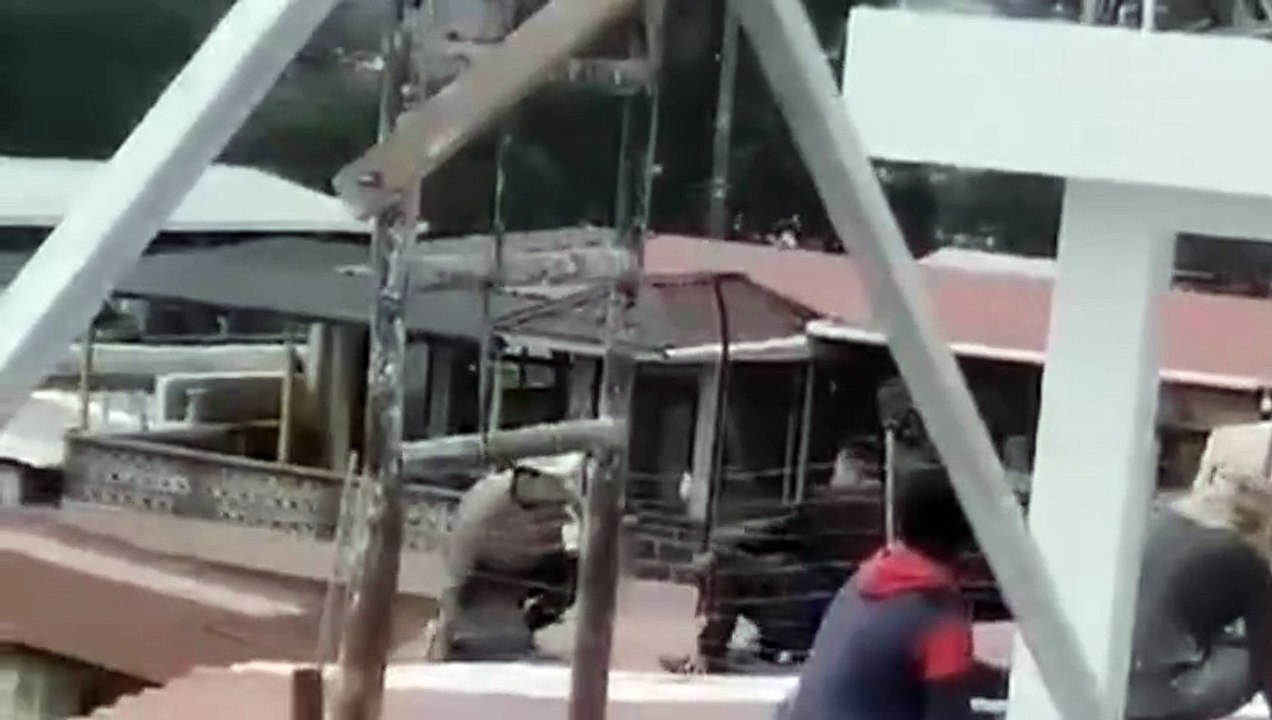 Hombre muere al cae de tercer nivel