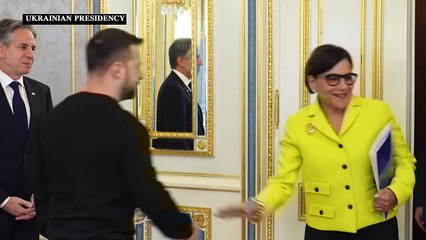 بلينكن يؤكّد لزيلينسكي أن المساعدات العسكرية الأميركية "في طريقها" إلى أوكرانيا