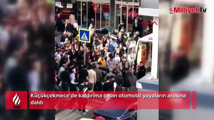 Скачать видео: Küçükçekmece'de dehşet dolu anlar! Otomobil yayaların arasına daldı