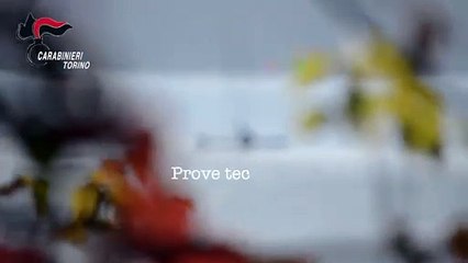 Contrabandistas testam submarino para transportar droga. As imagens