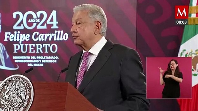 AMLO califica de provocación a normalistas por lanzar explosivos en Palacio Nacional