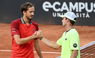 AR OOV MEDVEDEV & ZVEREV 140524