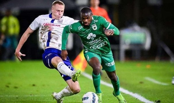 Les étranges agissements du maire de La Louvière envers Vicky Kiankaulua