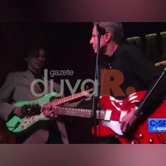 ABD Dışişleri Bakanı, Kiev'de barda gitar çalıp şarkı söyledi