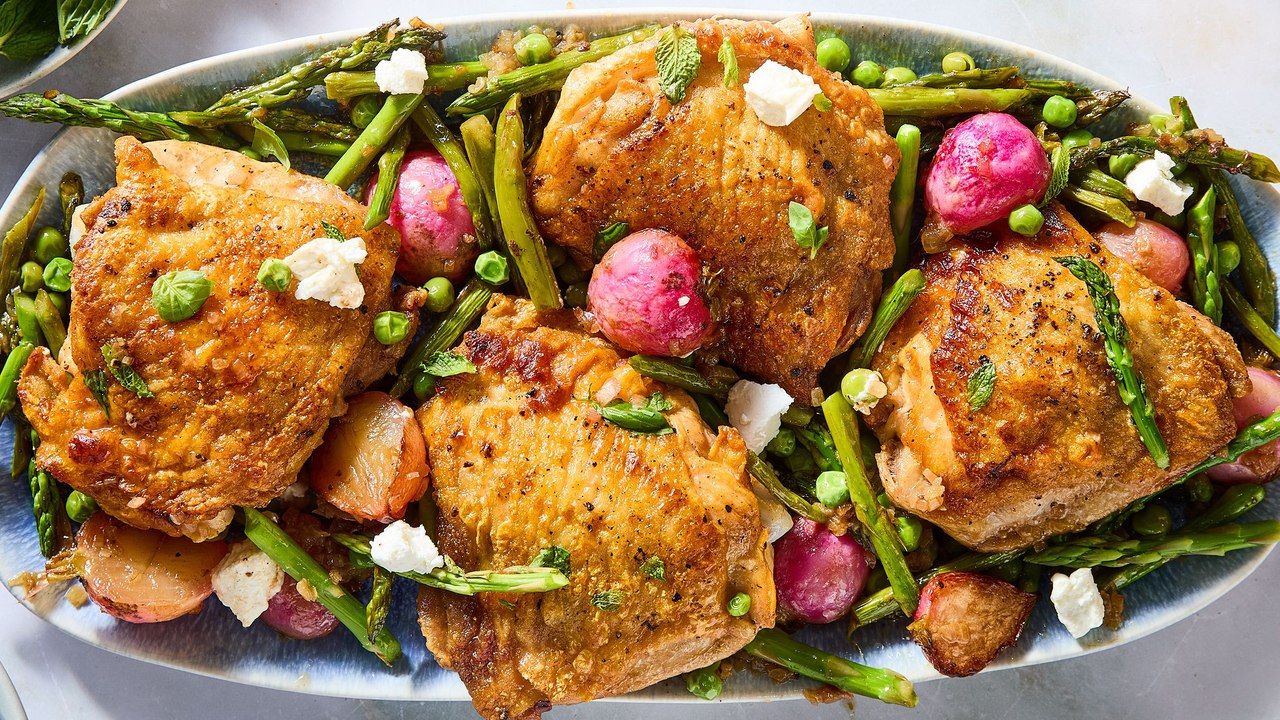 One-Pan Crispy Chicken Primavera Is The King Of Spring Comfort Food