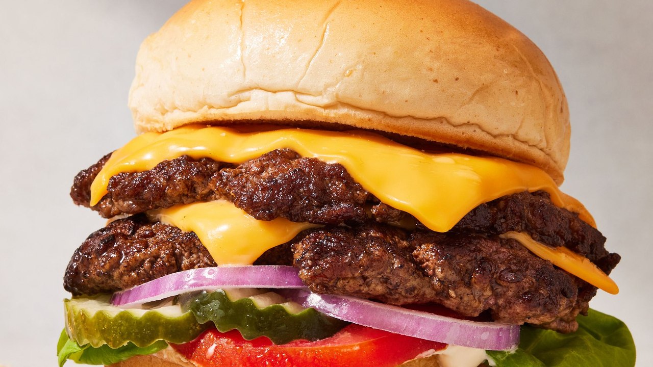 Smash Burgers Are The Best Kind Of Burgers & No One Can Tell Us Otherwise