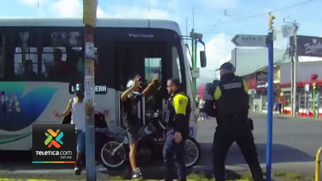 tn7-tardó-más-la-policía-municipal-de-goicoechea-detener-a-dos-supuestos-asaltantes,-que-lo-que-duraron-en-la-fiscalía-pues-quedaron-en-libertad-140524