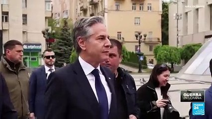 Antony Blinken visita Ucrania y promete más ayuda militar de Estados Unidos