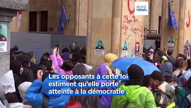 Géorgie : les manifestations se poursuivent après l'adoption de la loi russe