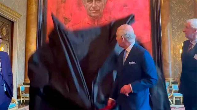 Video: Koning Charles III onthult verontrustend portret van zichzelf