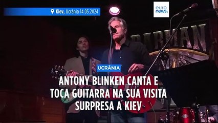 "O mundo livre está convosco": Blinken tocou "Rockin' in the Free World" num bar em Kiev