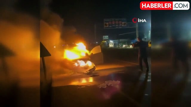 Seyir halindeki araç alevlere teslim oldu