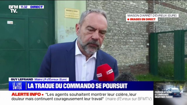 Guy Lefrand, maire d'Évreux, a rencontré des agents qui souhaitent montrer leur tristesse, leur douleur, leur mécontentement, mais qui en même temps poursuivent avec beaucoup de professionnalisme leur travail