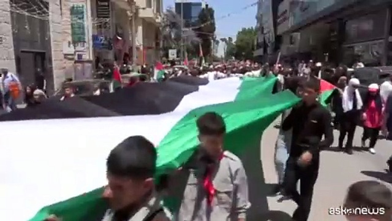 In Cisgiordania in migliaia in piazza per celebrare la Nakba