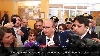 Valditara: "La maestra di Ostia ha fatto il suo dovere di insegnante"