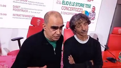 Il cantante Elio (all'anagrafe Stefano Belisari) e Faso (Nicola Fasani) alla presentazione del Concertozzo