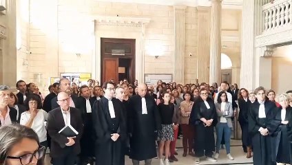 Hommage aux deux agents pénitentiaires à Nîmes