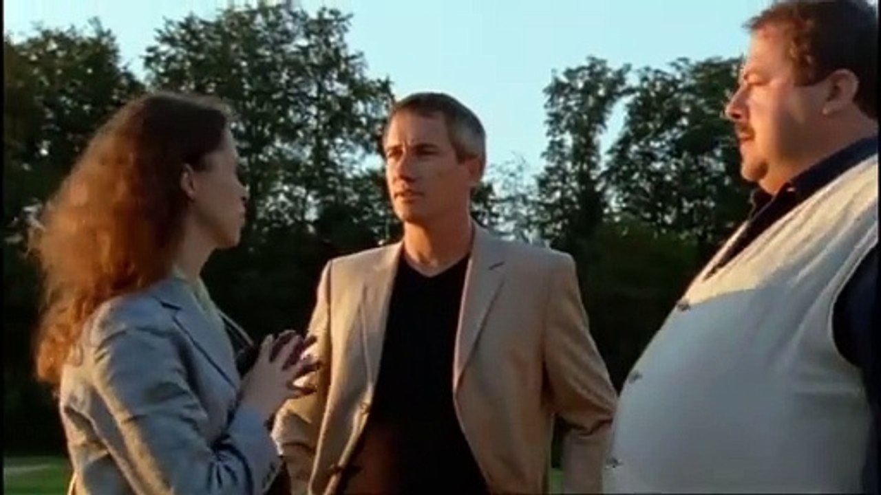 Die Rosenheim-Cops Staffel 2 Folge 8 (20) Tod am dritten Loch