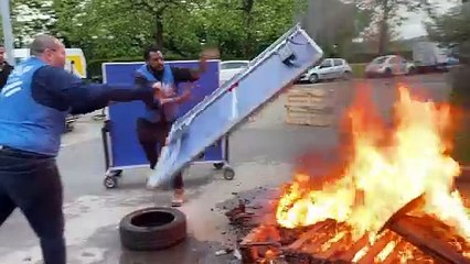 Les surveillants pénitentiaires se mobilisent devant la maison d'arrêt de la Talaudière