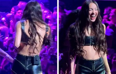 Video: Olivia Rodrigos topp løsner under show og forårsaker et pinlig øyeblikk