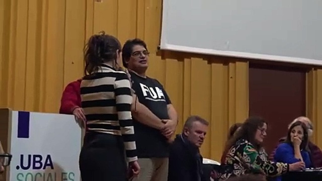 Violeta, estudiante del Colegio Carlos Pellegrini. “Nacimos entre 2006 y 2011, no vivimos en ningún gobierno que tenga como prioridad nuestros derechos”